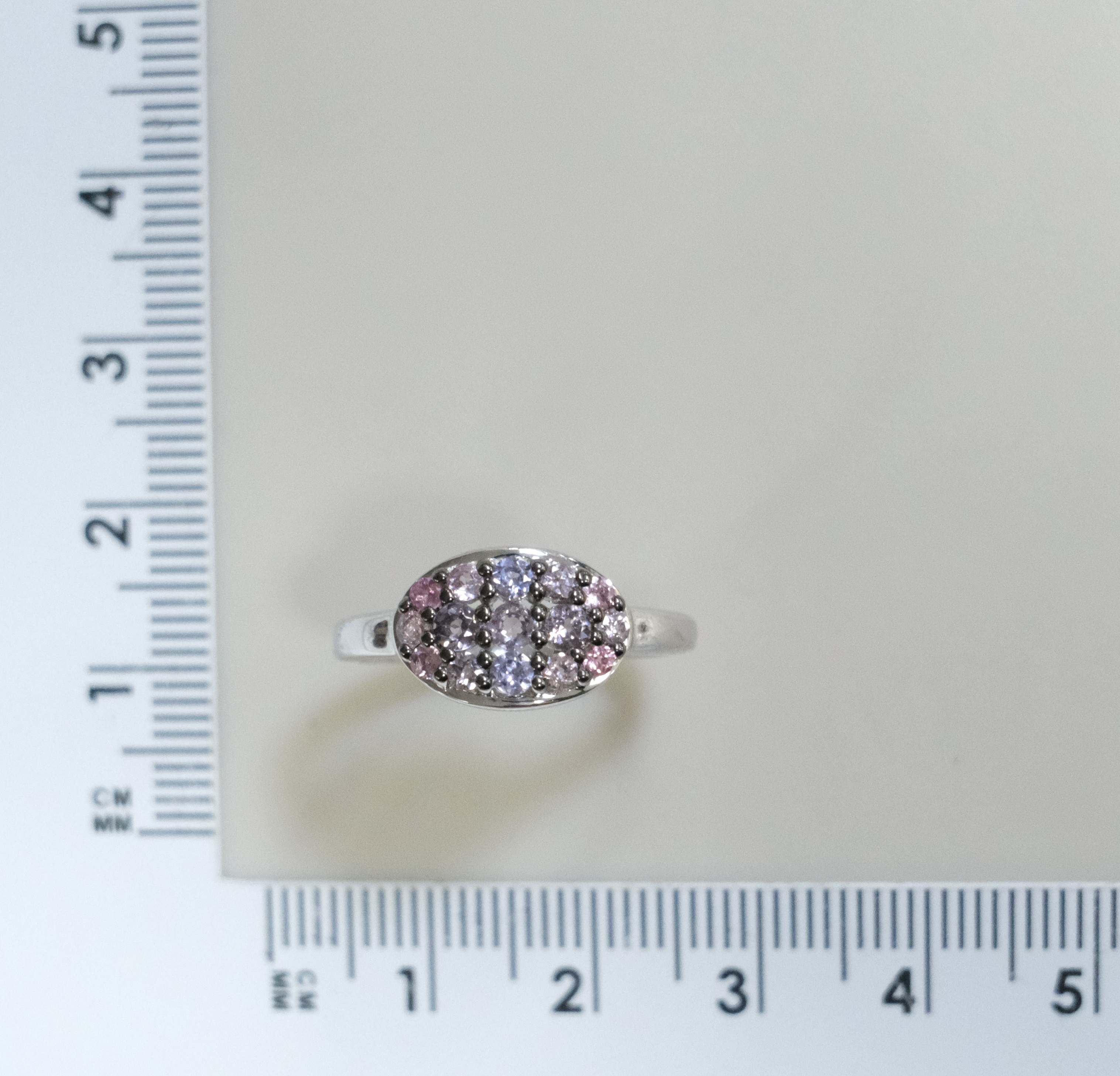 Серебряное кольцо с цветной шпинелью